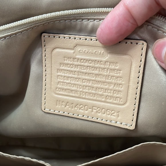 EUC AUTH COACH TAYLOR FOIL BEIGE CREAM FLAP SHOULDER BAG CROSSBODY HANDBAG - Picture 8 of 13